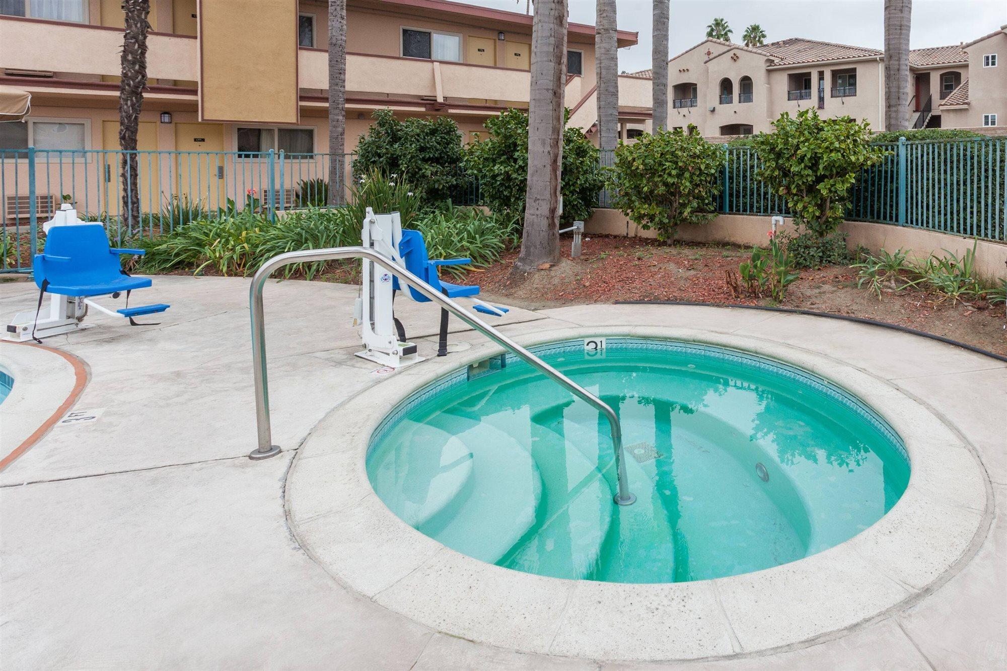 Super 8 By Wyndham Oceanside Marty'S Valley Inn Esterno foto