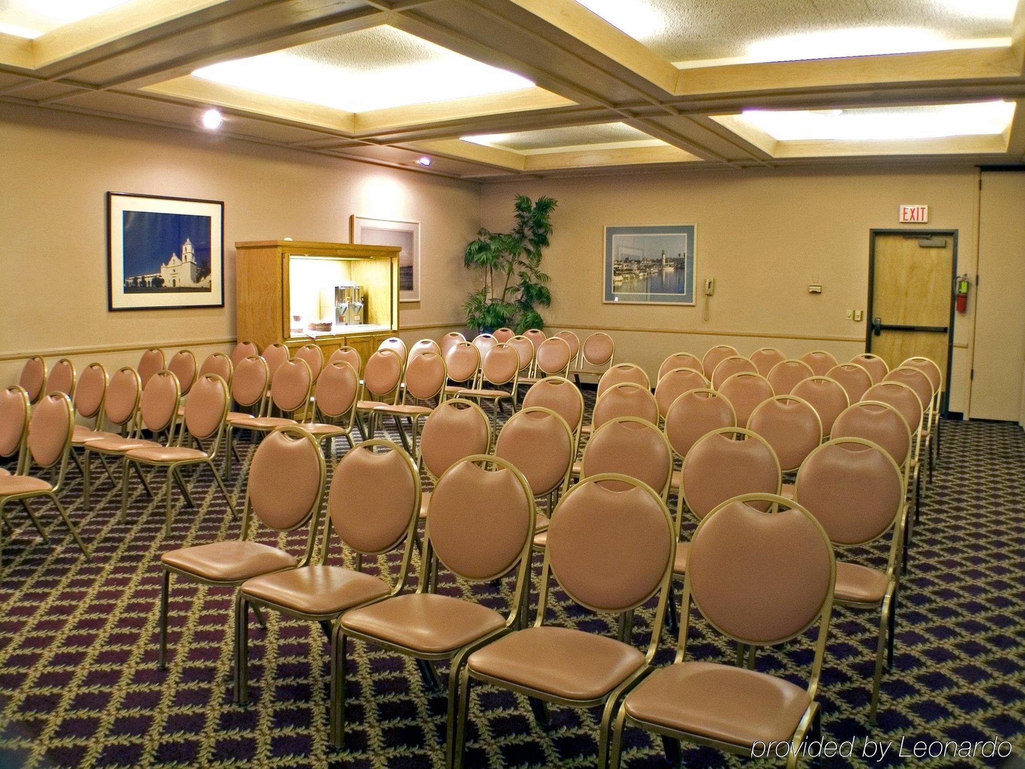 Super 8 By Wyndham Oceanside Marty'S Valley Inn Esterno foto